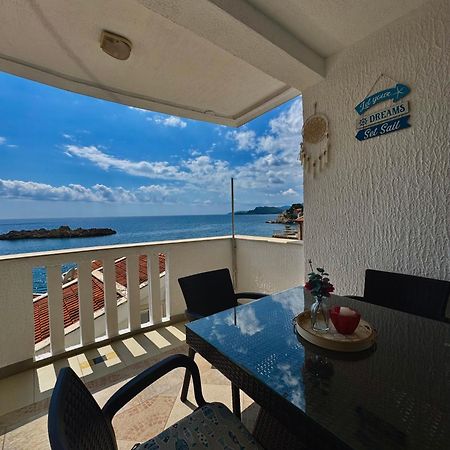 Pine&Sea Beach Retreat Свети Стефан Екстериор снимка
