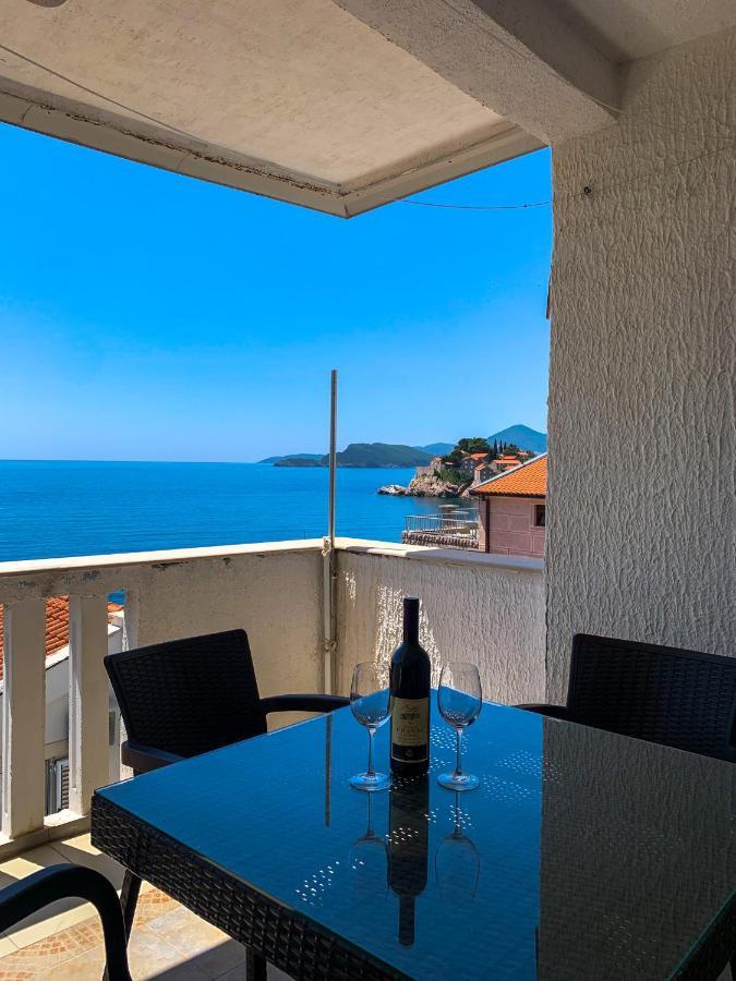 Pine&Sea Beach Retreat Свети Стефан Екстериор снимка